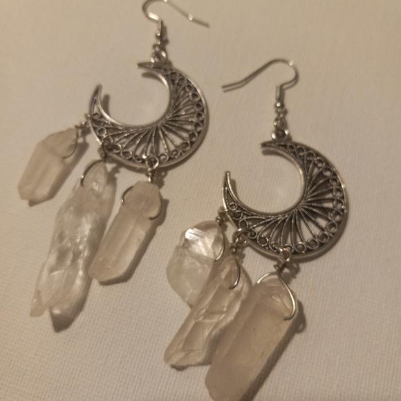 ๐ crecent moon quartz crystal earings - Picture 5 of 13